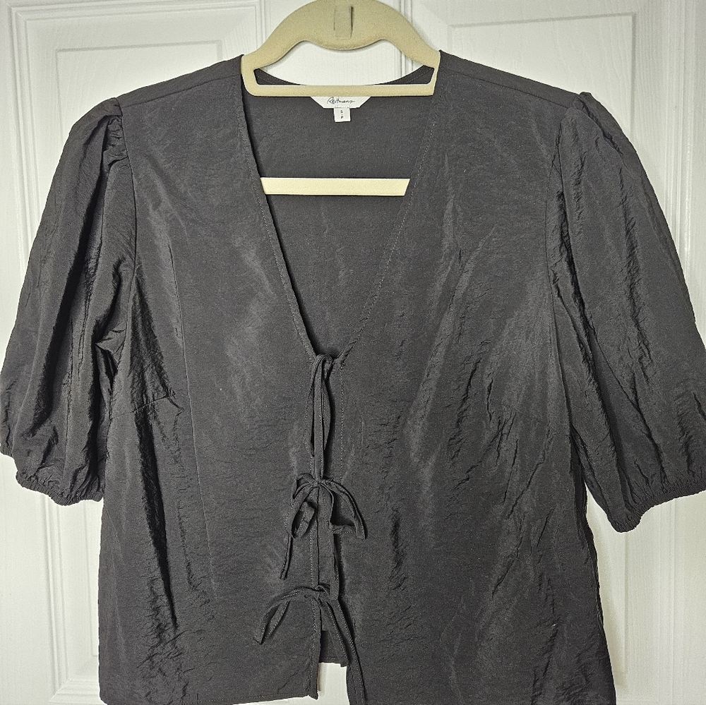 Reitman's Ebow-Sleeve V-Neck Blouse with Self-Tie Closure Small Size - Picture 8 of 12